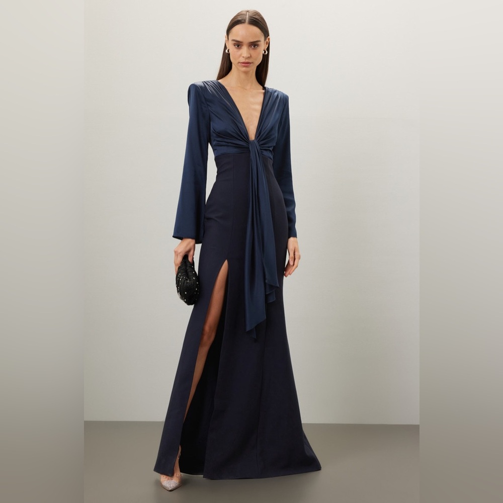Cinq‎ à Sept Julianne Gown size 2 Navy